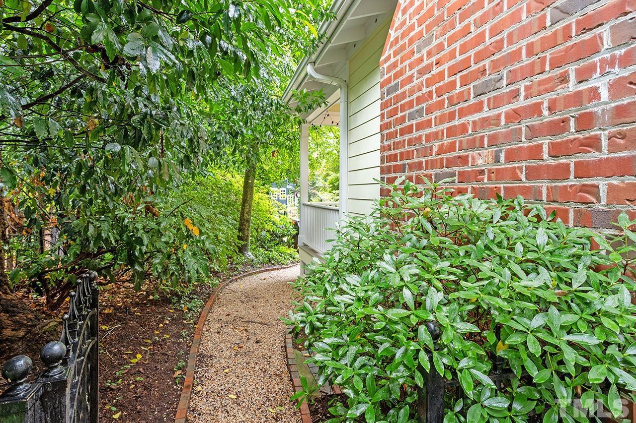 2001 McCarthy Street Raleigh, NC 27608 - Photo 4 of 43