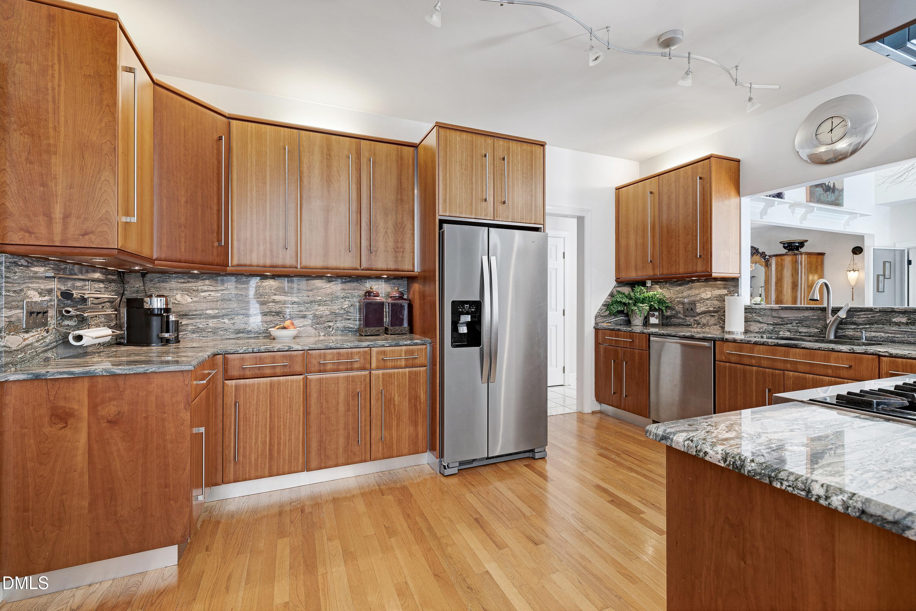 109 Charlemagne Court Cary, NC 27511 - Photo 13 of 41 Scene-21