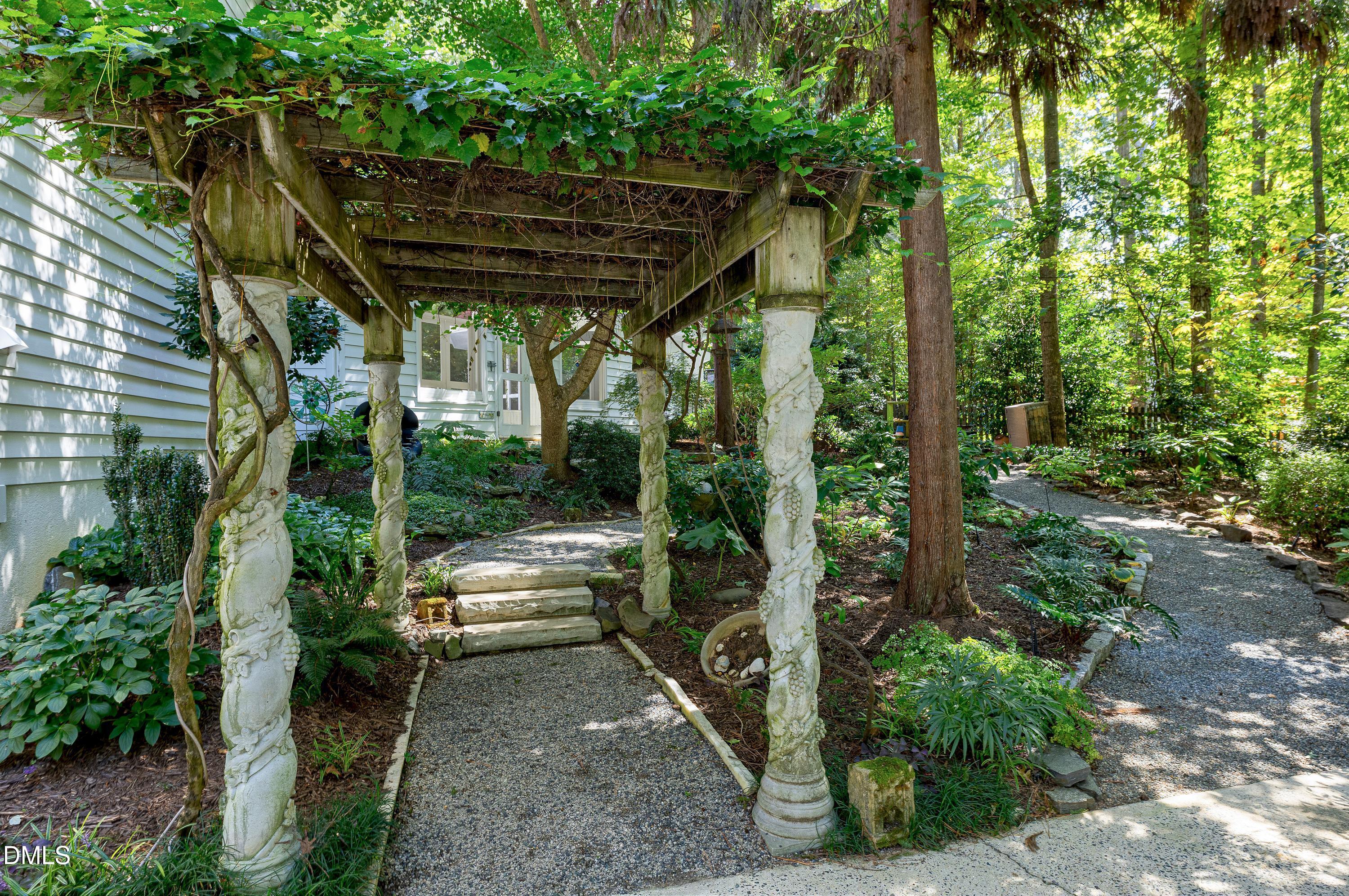 109 Charlemagne Court Cary, NC 27511 - Photo 39 of 41 Scene-83