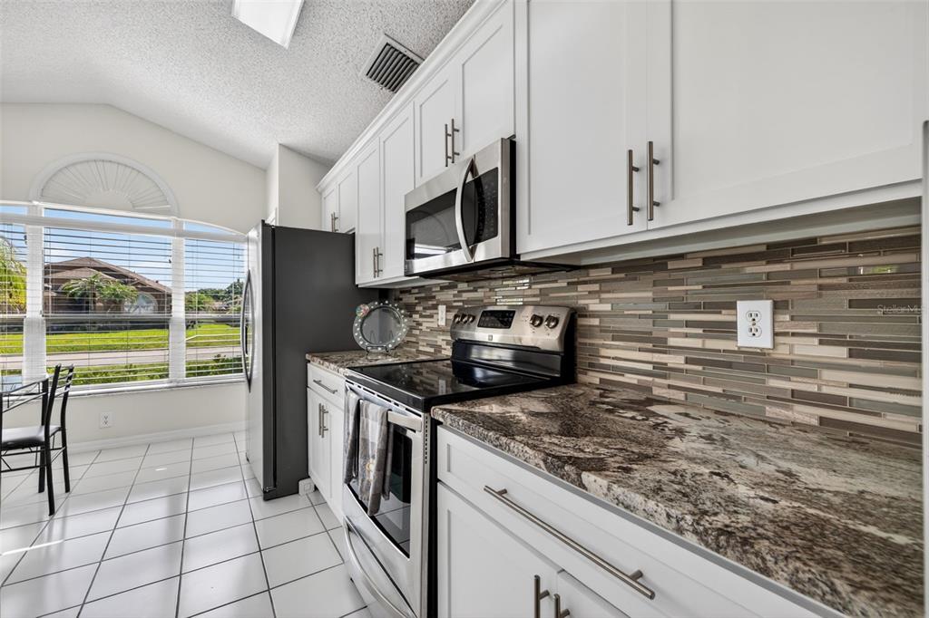 8525 Heyward Road Tampa, FL 33635 - Photo 6 of 36 Gallery Image 6