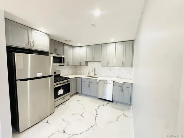 $3,250 | 139-20 Lakewood Avenue, Unit 1F | Jamaica