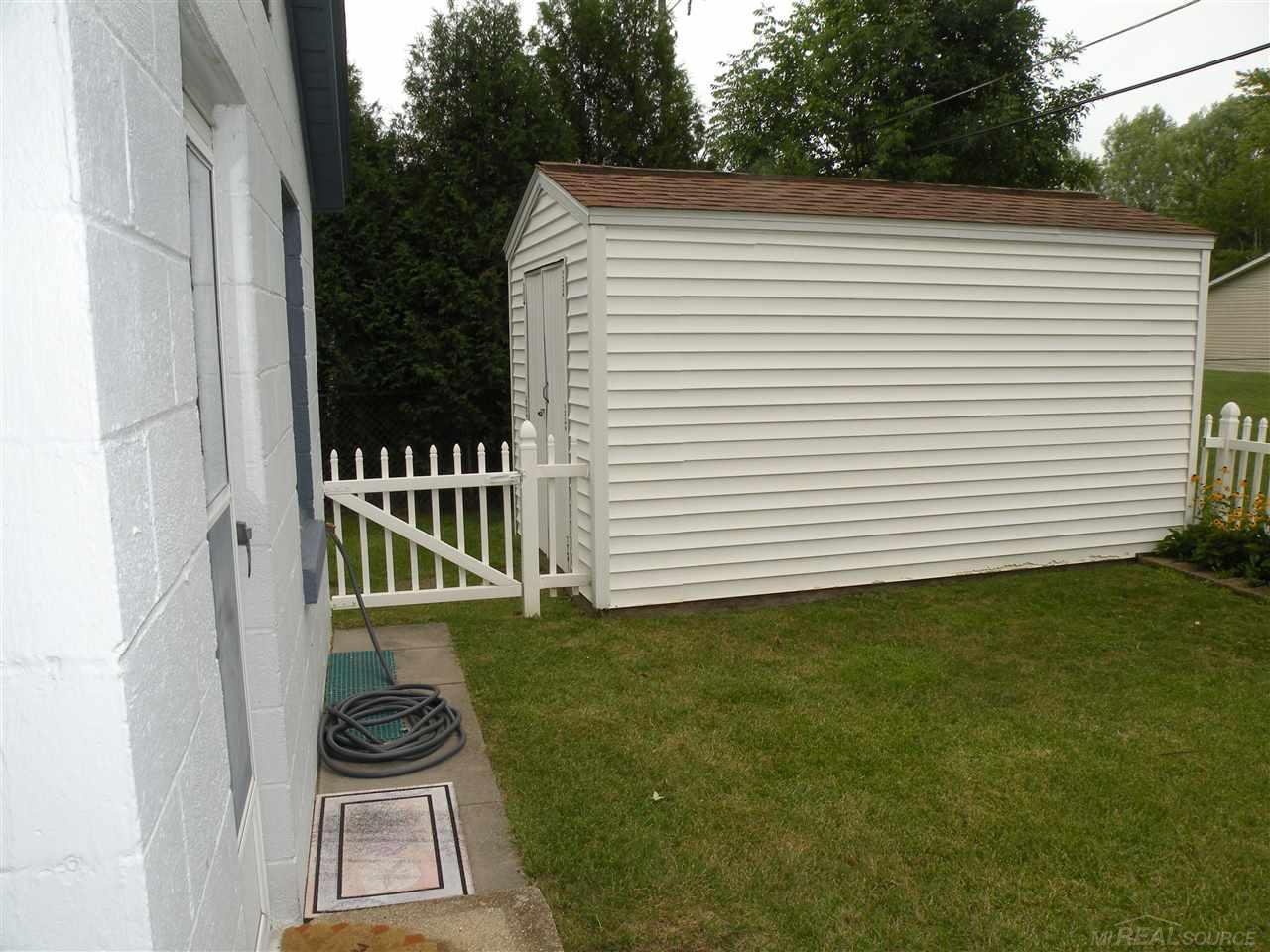 7490 Maplewood Road Lexington, MI 48450 - Photo 25 of 30 50019587-24.JPG