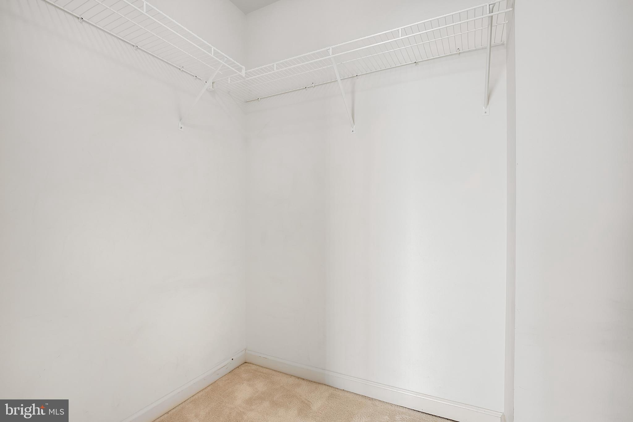 2726 Gallows Road, Unit 907 Vienna, VA 22180 - Photo 18 of 20