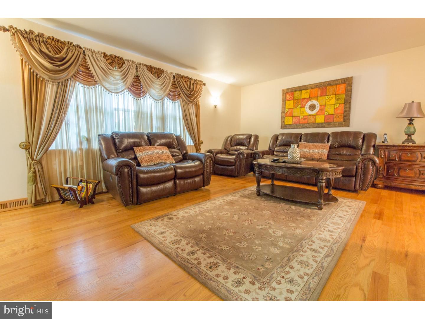 1476 Rosebud Road Southampton, PA 18966 - Photo 6 of 25 Gallery Image 6
