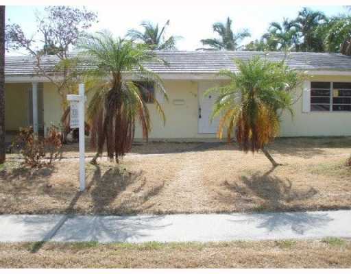 832 Southwest 10th Avenue Boca Raton, FL 33486 - Photo 1 of 11 Primary Photo
