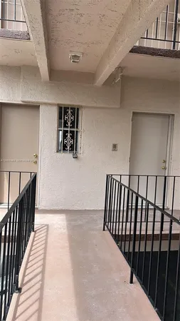 $1,950 | 1950 West 54th Street, Unit 115, Hialeah, FL 33012