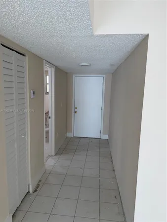 $1,950 | 1950 West 54th Street, Unit 115, Hialeah, FL 33012