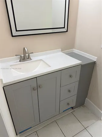 $1,950 | 1950 West 54th Street, Unit 115, Hialeah, FL 33012
