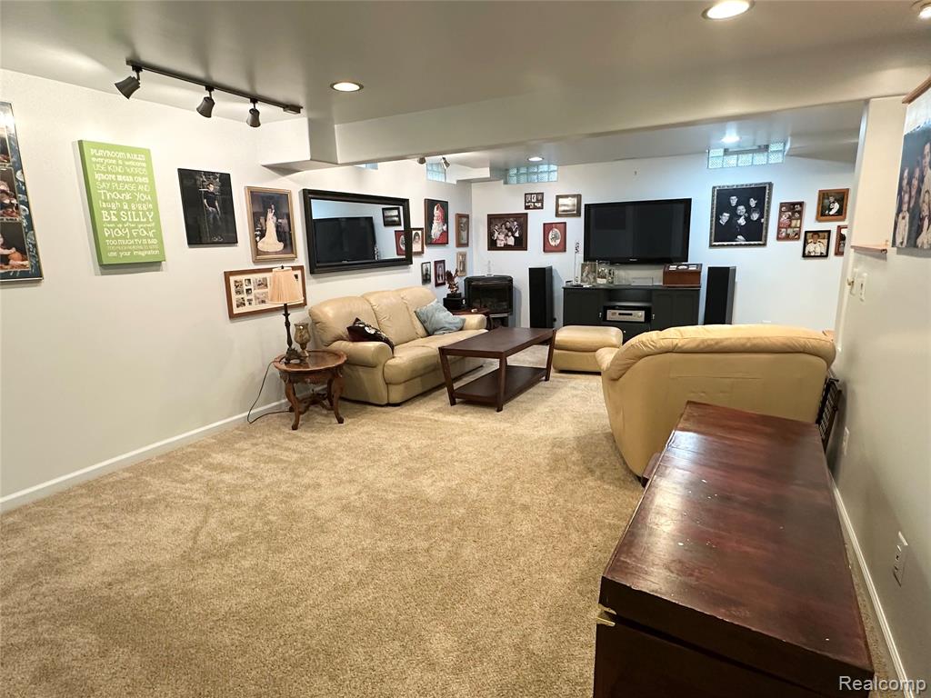 41723 Glade Road, Unit 37 Canton, MI 48187 - Photo 40 of 44 Gallery Image 40