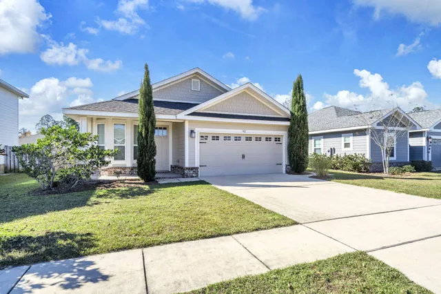 a view of a house with entertaining space