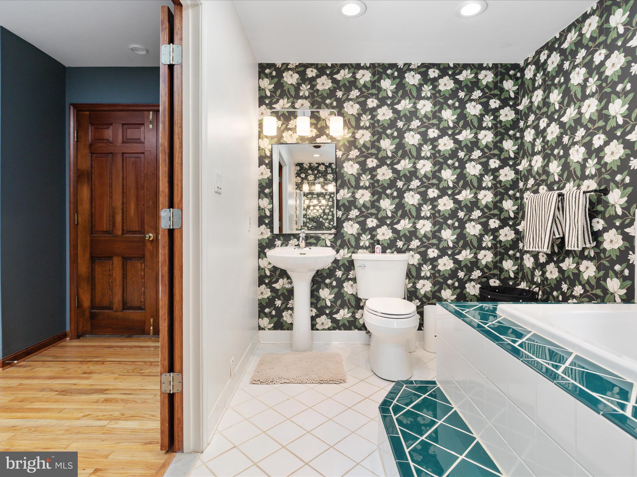 7261 Baldwin Ridge Road Warrenton, VA 20187 - Photo 38 of 76 Primary bathroom