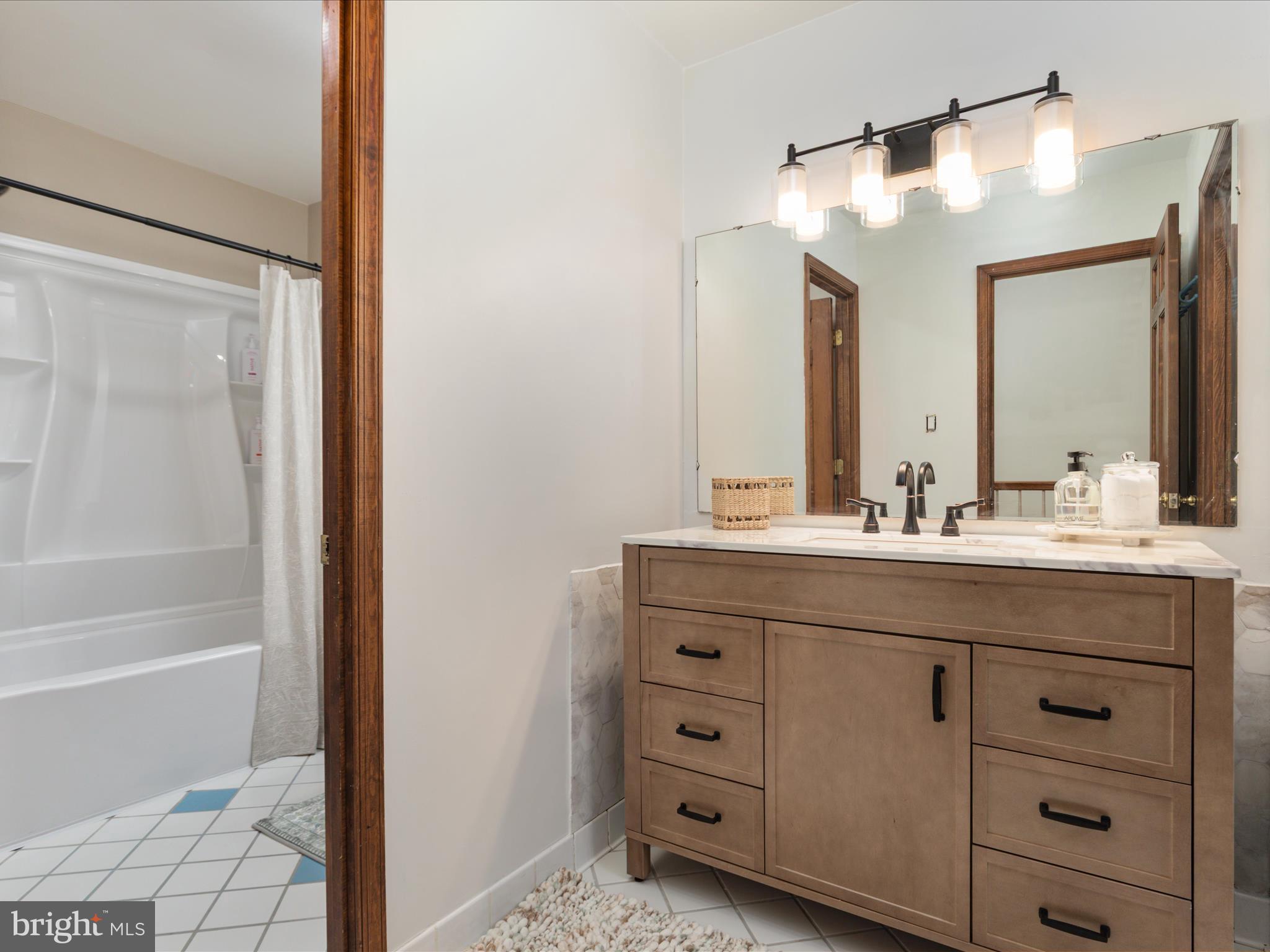 7261 Baldwin Ridge Road Warrenton, VA 20187 - Photo 43 of 76 Bathroom 3