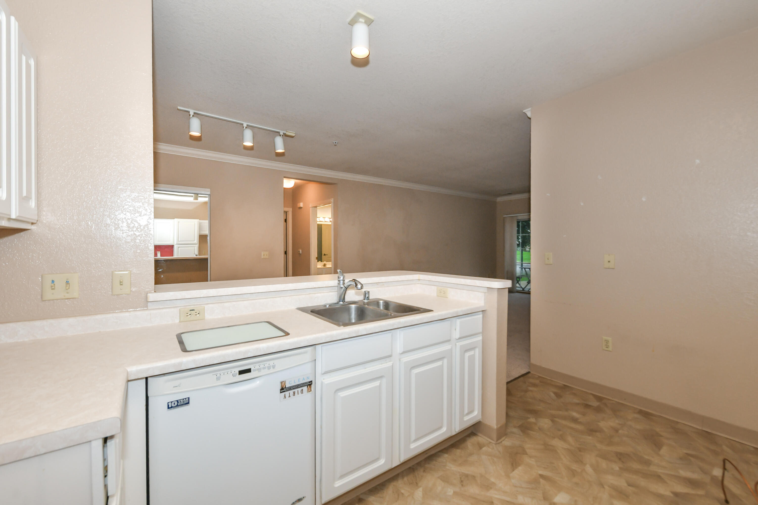2740 Northview Road, Unit 104 Waukesha, WI 53188 - Photo 12 of 47 HEN_8299