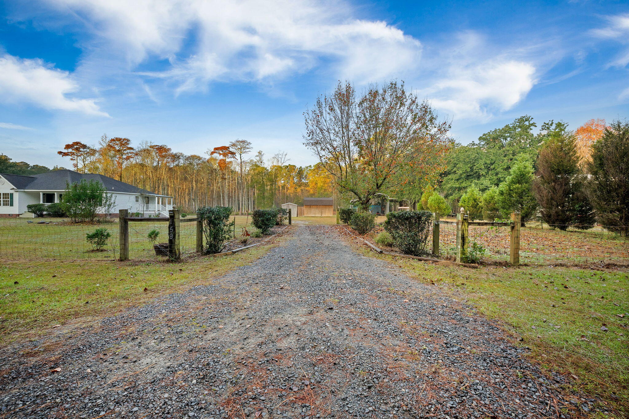 159 Danielle Way Jamestown, SC 29453 - Photo 3 of 29 9-web-or-mls-Barclay Media Co -10