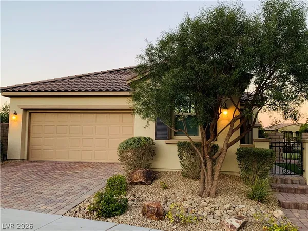$3,100 | 422 Port Reggio Street, Las Vegas, NV 89138