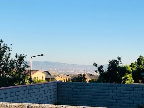 $3,100 | 422 Port Reggio Street, Las Vegas, NV 89138