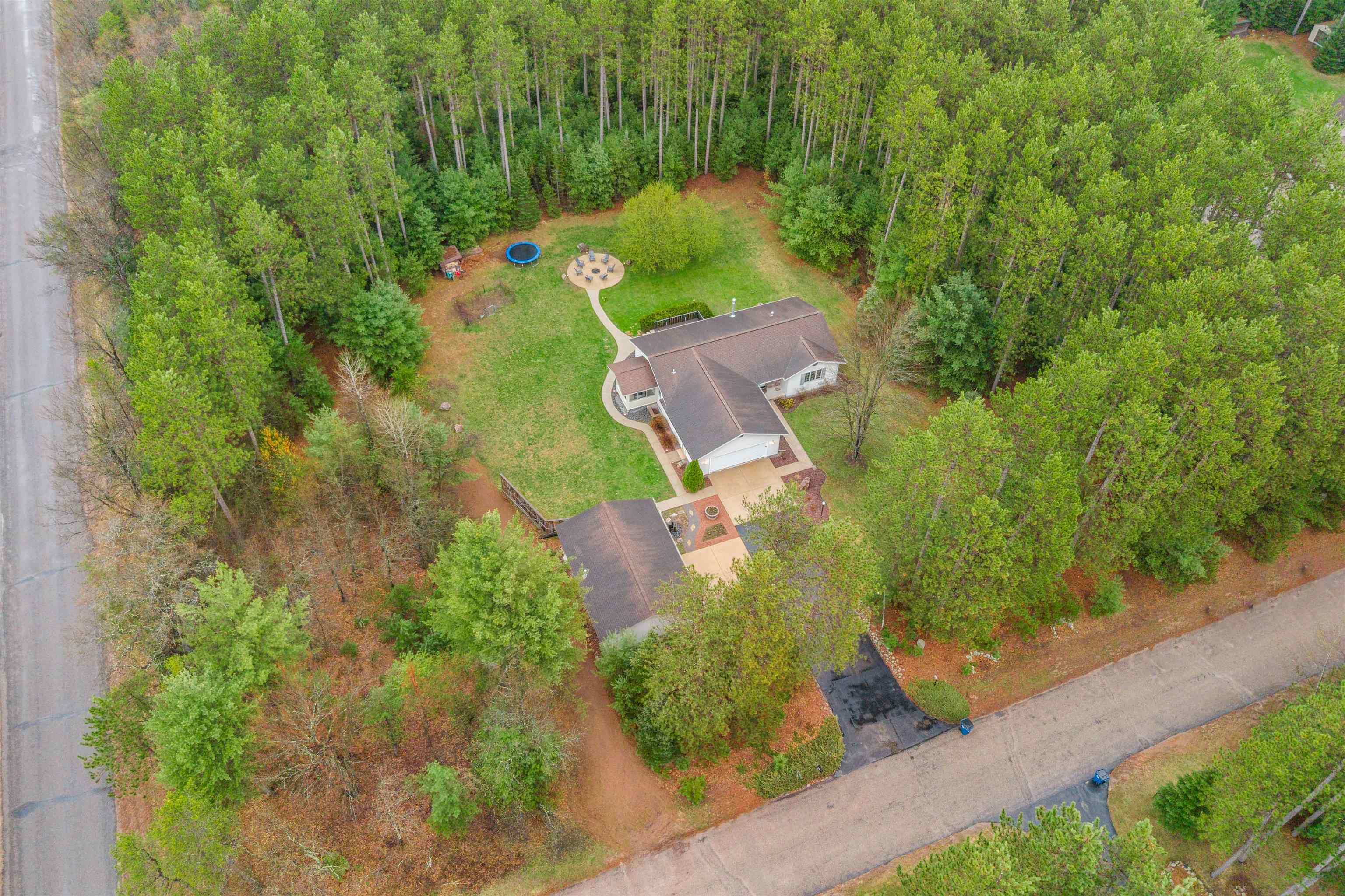 4790 Emerald Lane Stevens Point, WI 54482 - Photo 2 of 40