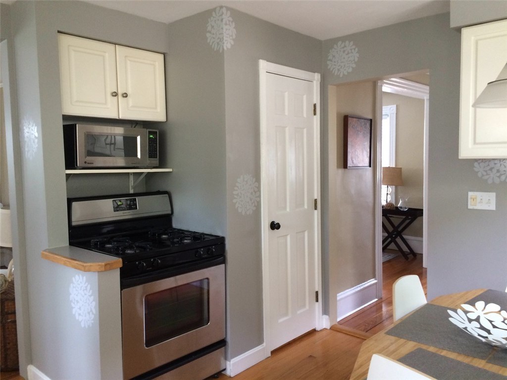 54 County Road Barrington, RI 02806 - Photo 8 of 21