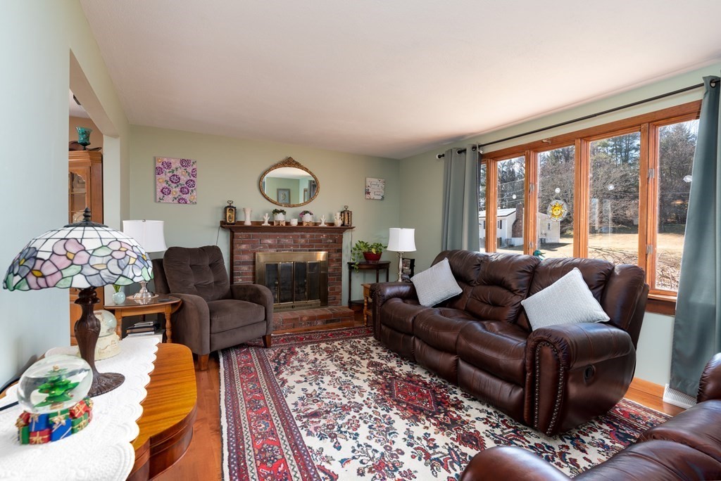 60 Raffaele Road Marlborough, MA 01752 - Photo 3 of 36 Gallery Image 3