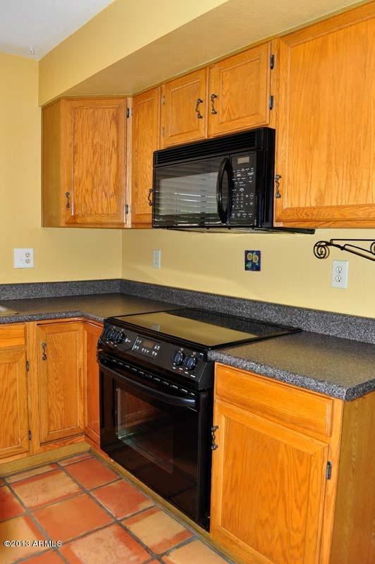 3410 East Desert Trumpet Road Phoenix, AZ 85044 - Photo 13 of 40 Kitchen-Range
