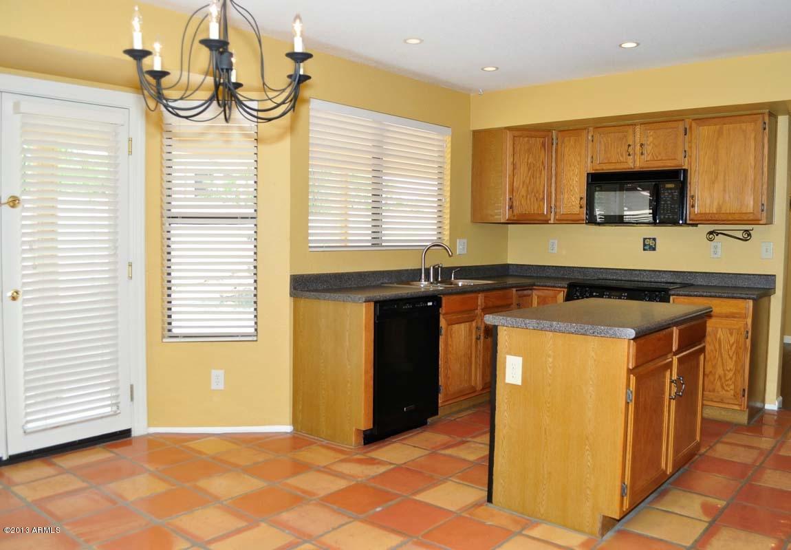 3410 East Desert Trumpet Road Phoenix, AZ 85044 - Photo 10 of 40 Kitchen