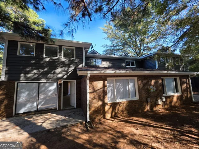 a view of a house with street