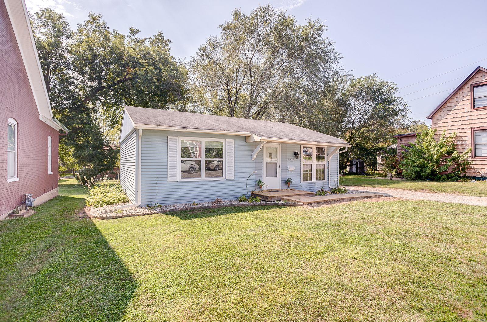 324 Gilbert Street Swansea, IL 62226 - Photo 2 of 25