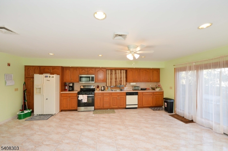 121 Frederick Avenue, Unit 2 Hawthorne, NJ 07506 - Photo 1 of 13