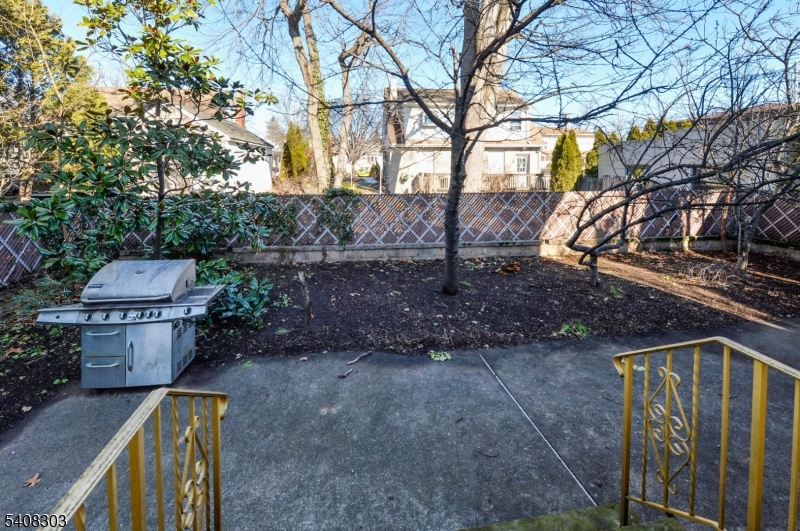 121 Frederick Avenue, Unit 2 Hawthorne, NJ 07506 - Photo 12 of 13