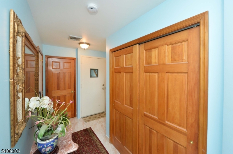 121 Frederick Avenue, Unit 2 Hawthorne, NJ 07506 - Photo 10 of 13