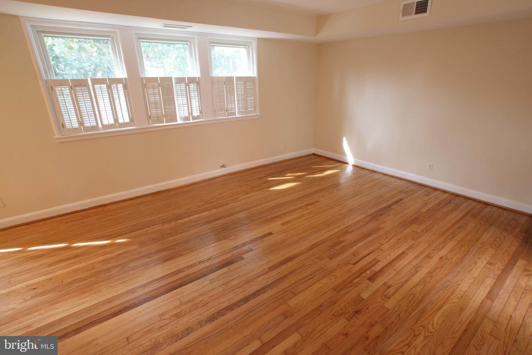 8502 Bradford Road, Unit 72 Silver Spring, MD 20901 - Photo 4 of 18