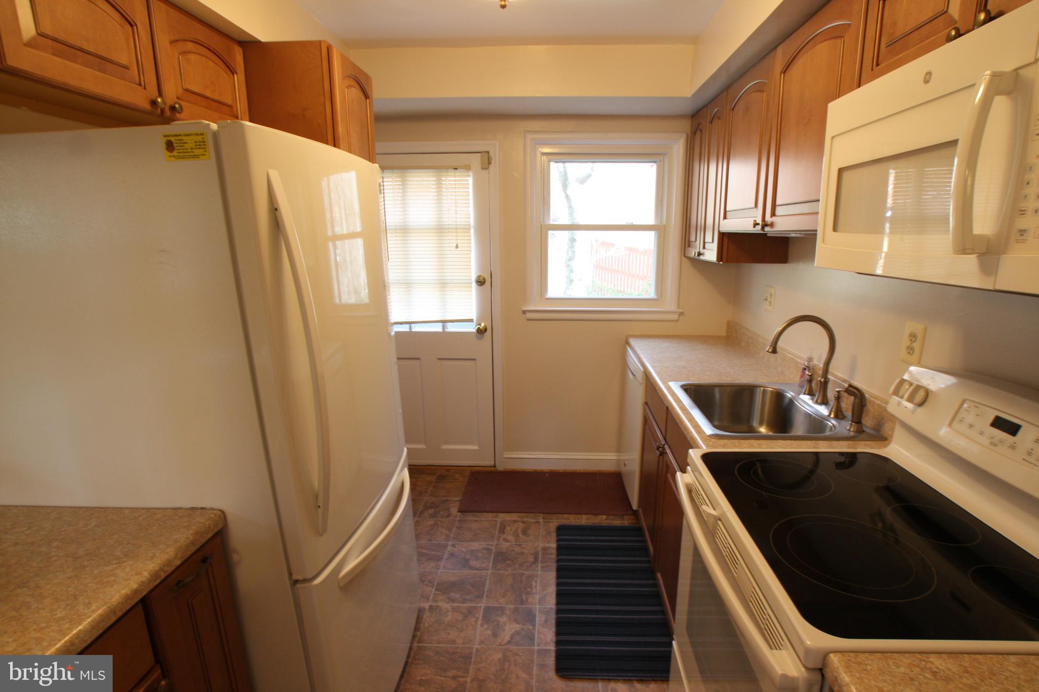 8502 Bradford Road, Unit 72 Silver Spring, MD 20901 - Photo 7 of 18
