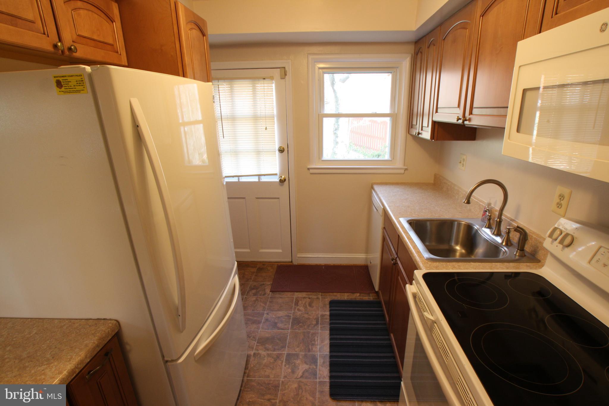 8502 Bradford Road, Unit 72 Silver Spring, MD 20901 - Photo 8 of 18