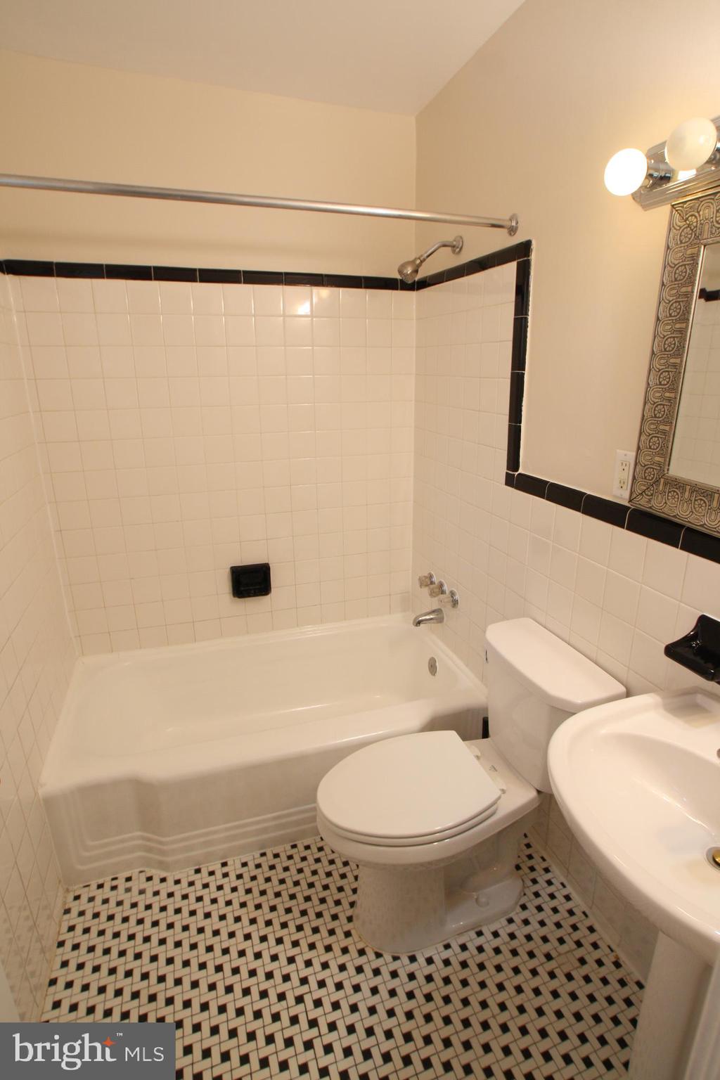 8502 Bradford Road, Unit 72 Silver Spring, MD 20901 - Photo 10 of 18