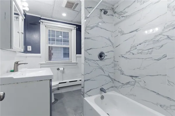 $2,500 | 63 Park Avenue, Unit 2, Cranston, RI 02905