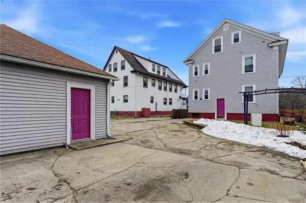 $2,500 | 63 Park Avenue, Unit 2, Cranston, RI 02905