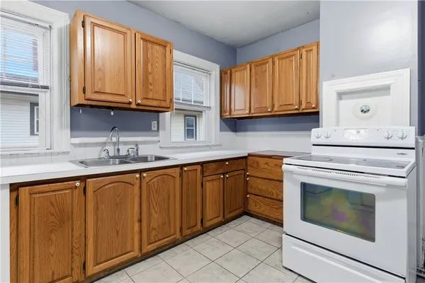 $2,500 | 63 Park Avenue, Unit 2, Cranston, RI 02905