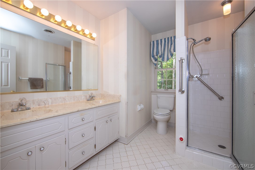 13312 Lady Ashley Road Midlothian, VA 23114 - Photo 16 of 29 Primary bathroom with cultured marble double sink