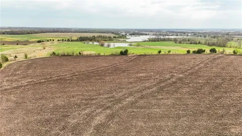 $599,000 | 3850 Thomas Road, Wellsville, KS 66092