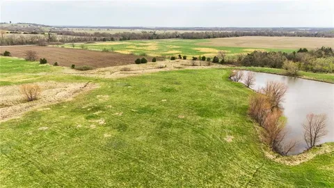 $599,000 | 3850 Thomas Road, Wellsville, KS 66092