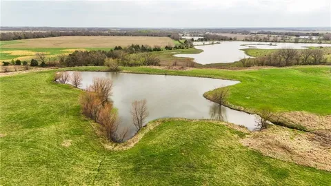 $599,000 | 3850 Thomas Road, Wellsville, KS 66092