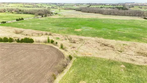 $599,000 | 3850 Thomas Road, Wellsville, KS 66092