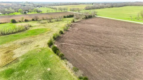 $599,000 | 3850 Thomas Road, Wellsville, KS 66092