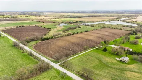 $599,000 | 3850 Thomas Road, Wellsville, KS 66092