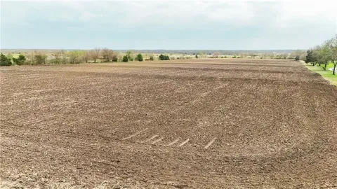 $599,000 | 3850 Thomas Road, Wellsville, KS 66092