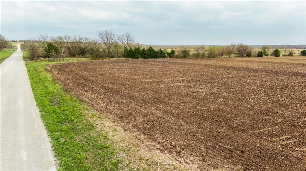 3850 Thomas Road Wellsville, KS 66092 - Photo 9 of 22