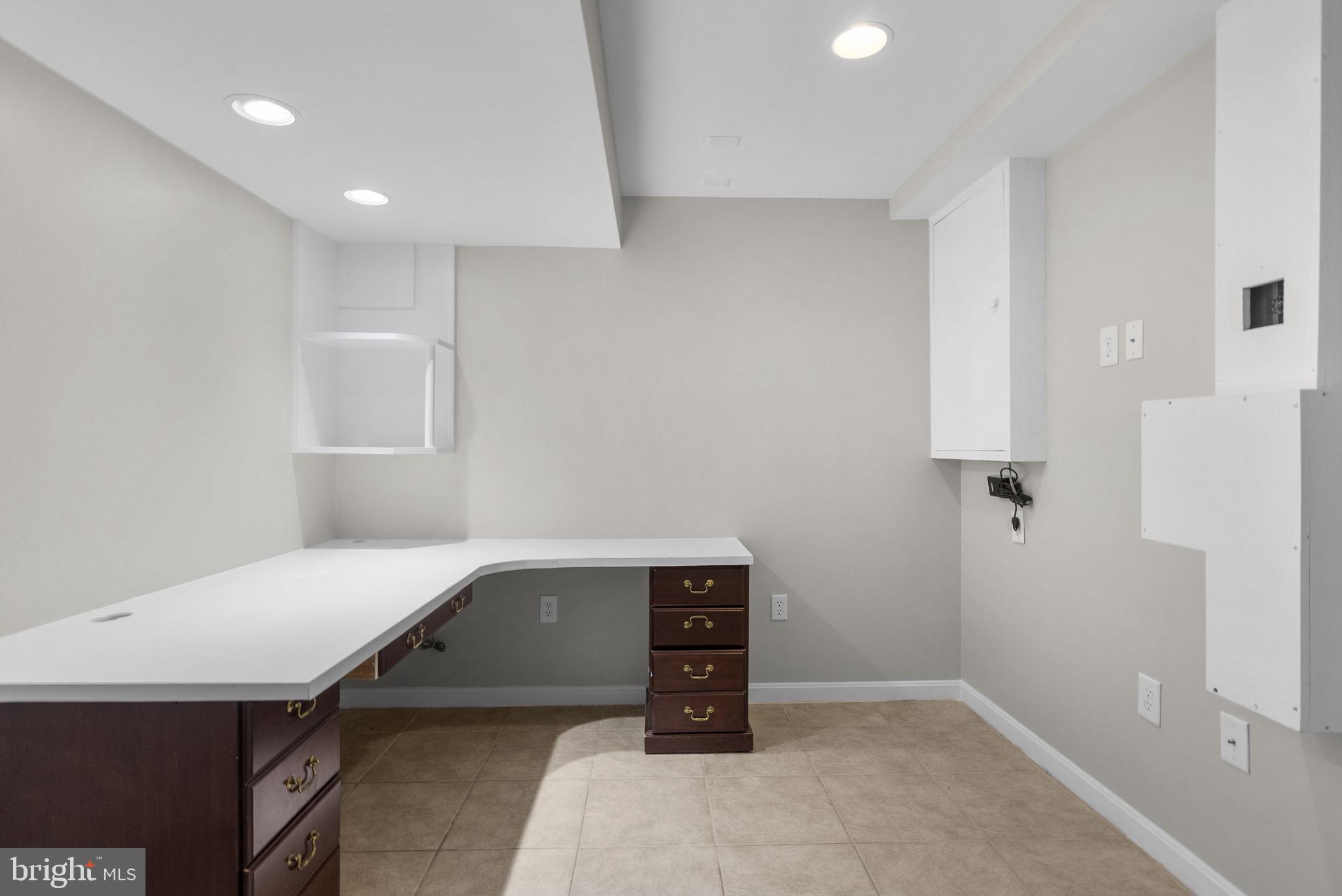 37 Shelldrake Court Damascus, MD 20872 - Photo 26 of 30 Lower level office space