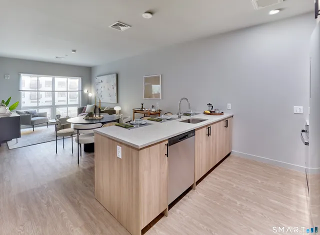 $1,705 | Undisclosed Address, New Haven, CT 06511