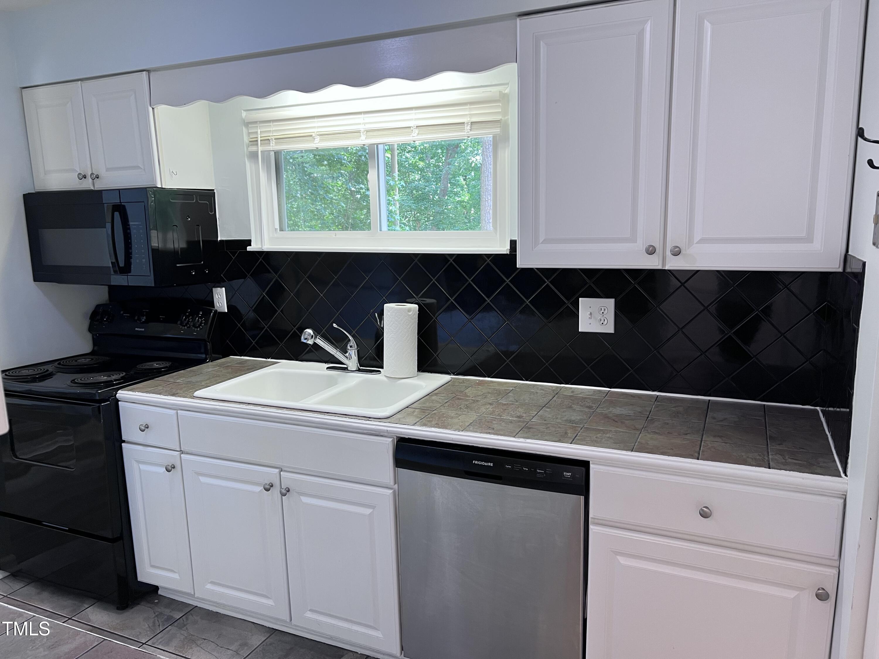 5228 Olive Road Raleigh, NC 27606 - Photo 3 of 12 4) 58301-6843534fec5db