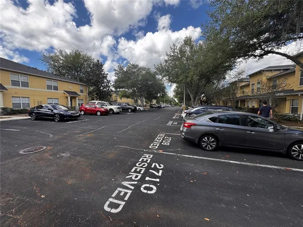 $2,000 | 3460 Castle Stone Court, Valrico, FL 33594